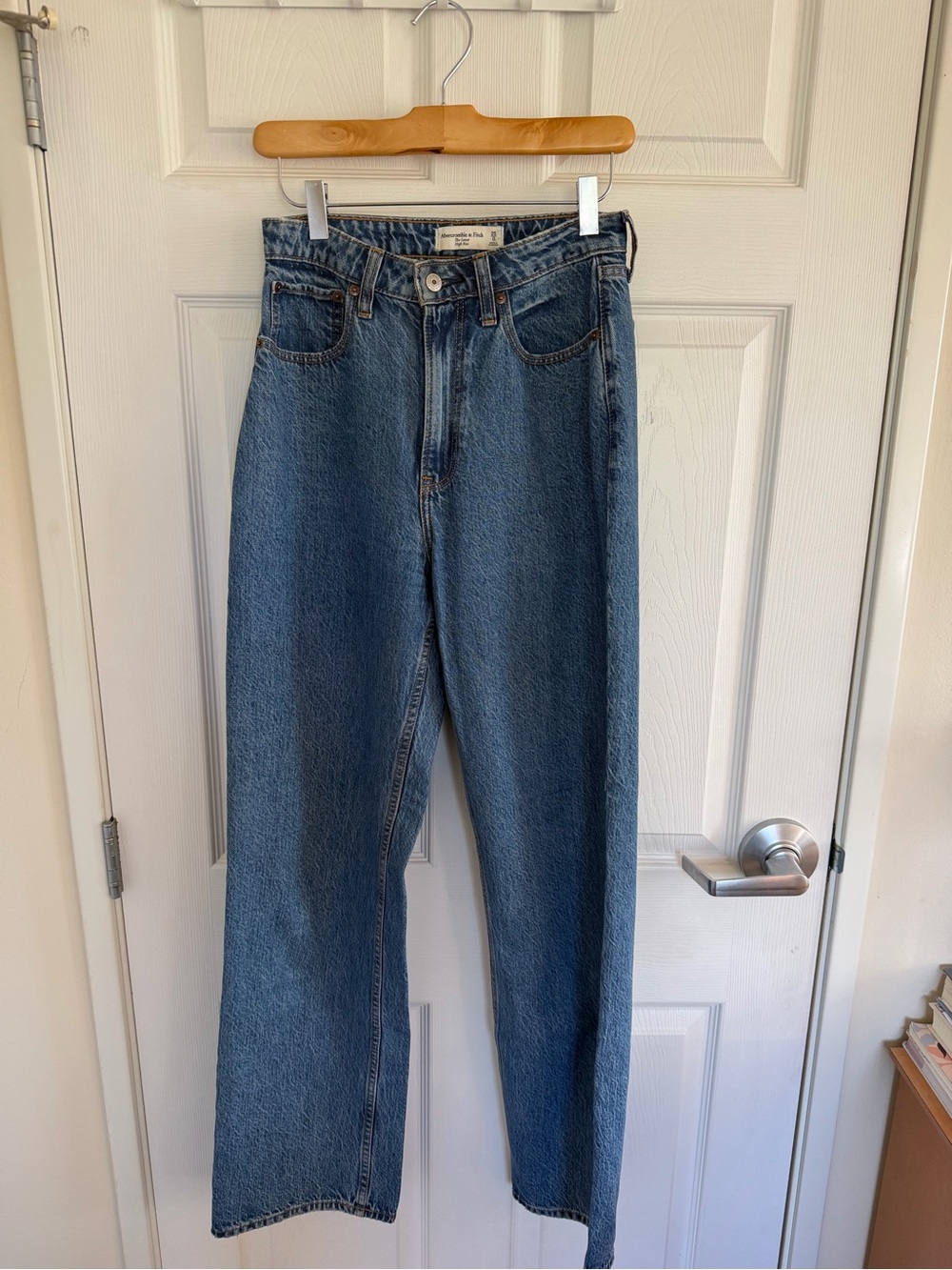 Abercrombie & Fitch Mid Wash Straight Leg Jeans - Blue
